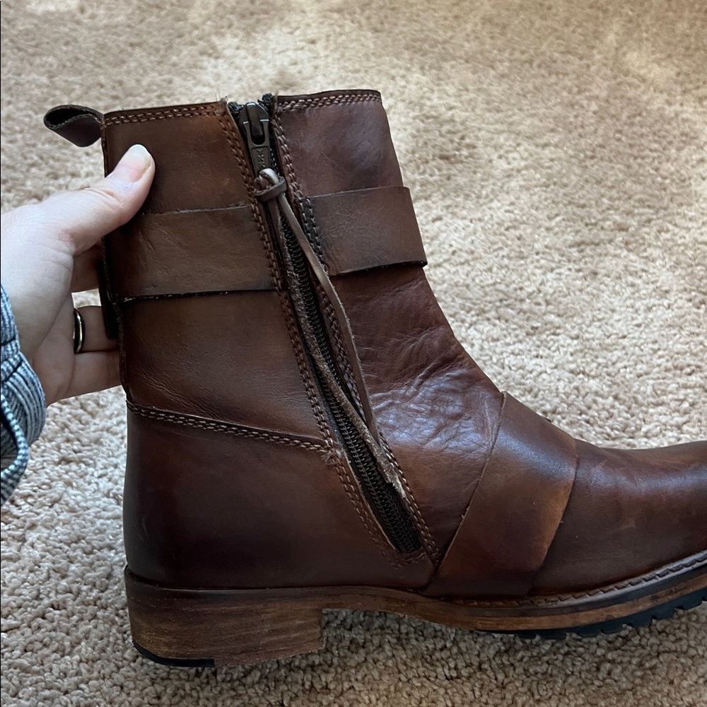 Vintage Foundry Co. Bobbi Biker boots in brown leather - Picture 4 of 7